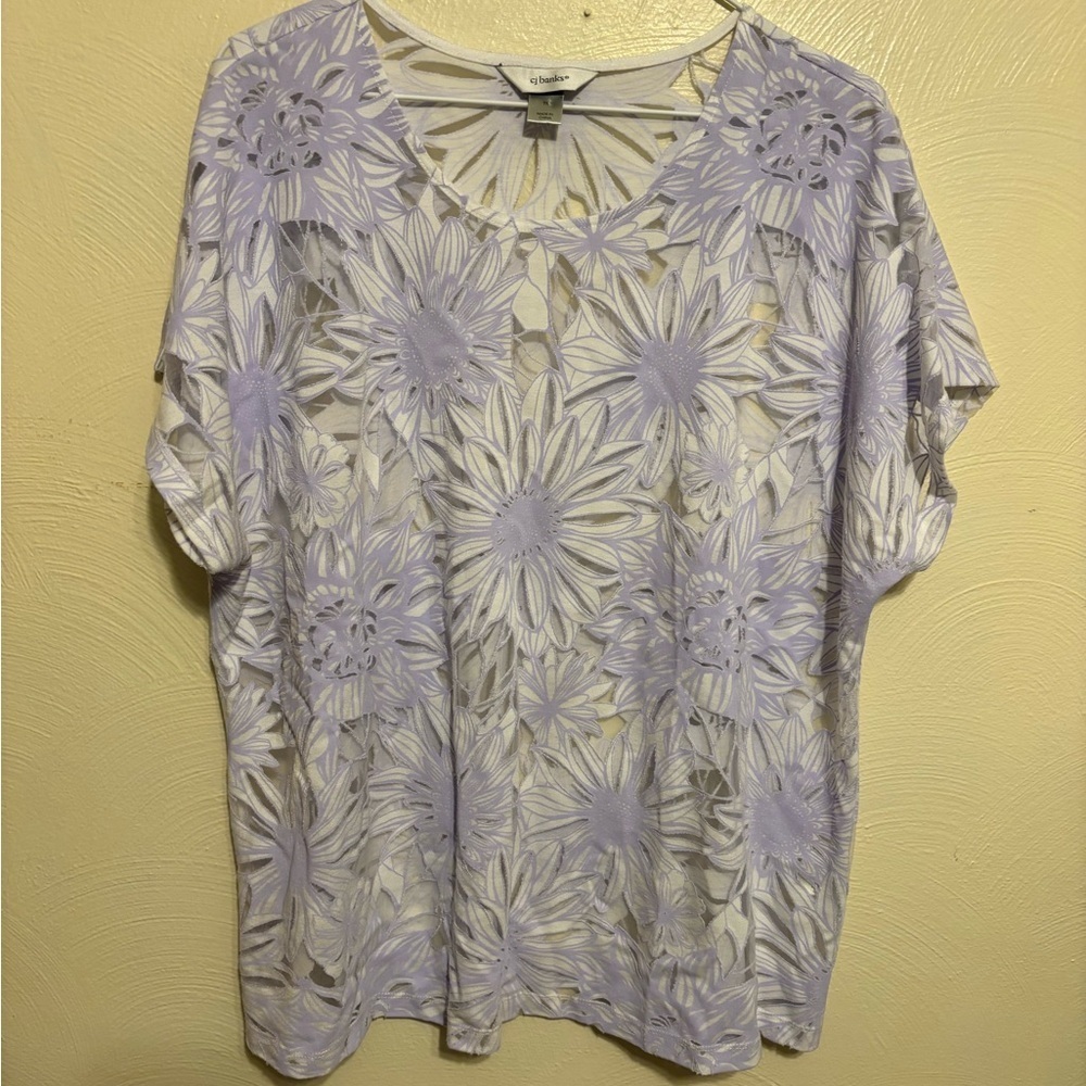 CJ Banks Daisy Cutout Floral Crochet Overlay Top Lilac White Lined Plus 1X
